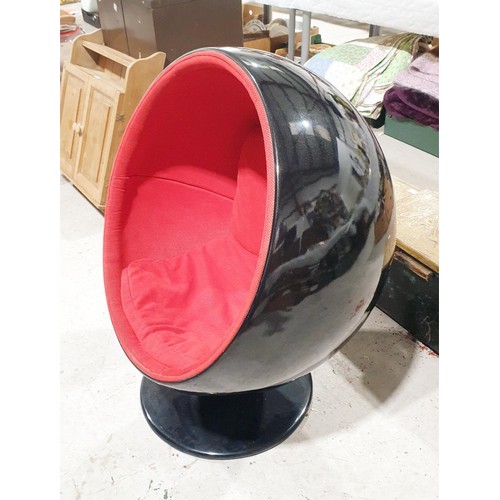 190 - A child's fibre glass ball chair designed for the 2010 NEC Good Home Exhibition, height 36