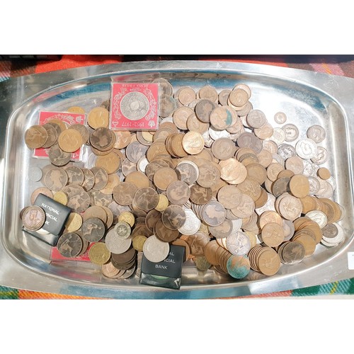 198 - A selection of coins. UK shipping £14.