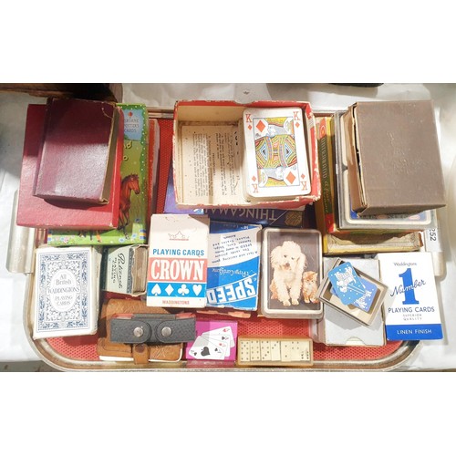 252 - A selection of vintage playing cards and dice. UK shipping £14.