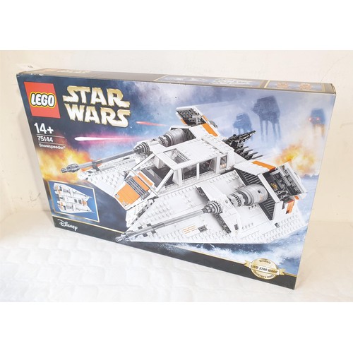 18 - A sealed Lego Star Wars Snow Speeder 75144, retired in 2019. UK shipping £14.