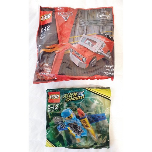 66 - Seven sealed Lego polybag Alien Conquest 