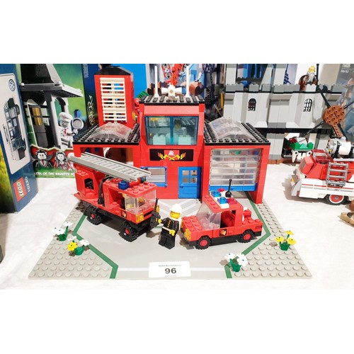 96 - A Lego Fire House-I 6385, 99% complete, with Spares, retired. UK shipping £14.