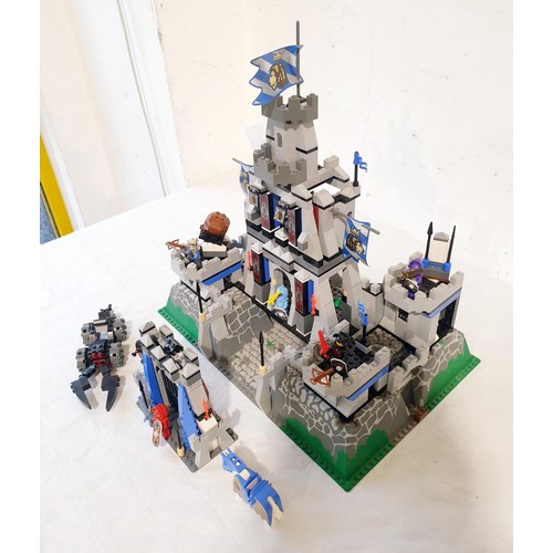 97 - A Lego Knights' Kingdom II The Castle of Morcia 8781, with box, 99% Complete, with Spares, retired i... 