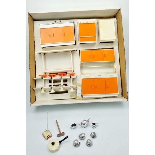 224 - A boxed Pippa's Kitchen Fittings With Accessories by Palitoy. UK shipping £14.