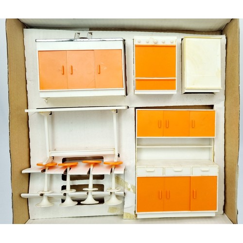 224 - A boxed Pippa's Kitchen Fittings With Accessories by Palitoy. UK shipping £14.