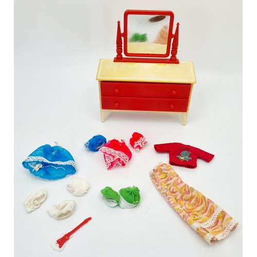 226 - A boxed Pippa's Dressing Table and a boxed Wardrobe by Palitoy With clothing and accessories. UK shi... 