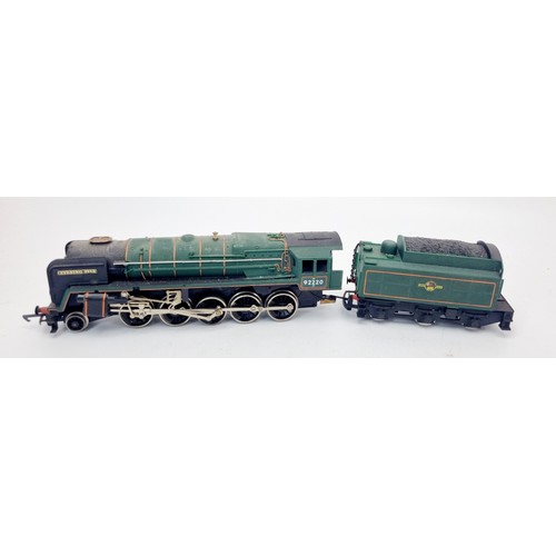 246 - A boxed Hornby 2-10-0 Class 9f 