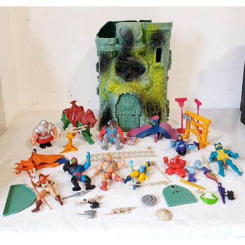 326 - A vintage Castle Greyskull playset complete with He-Man action figures and accessories. UK shipping ... 