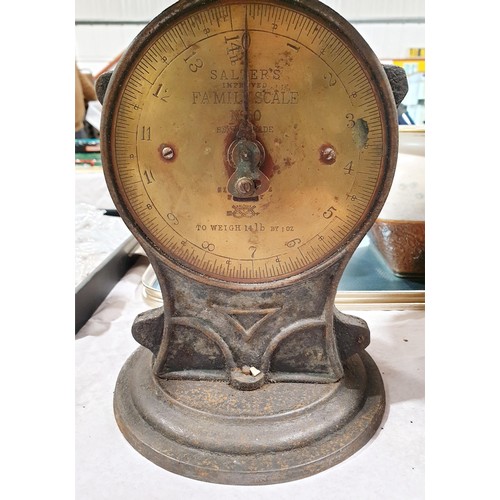 80 - An antique set of cast iron and brass Salter's family scales, height 30cm. No shipping. Arrange coll... 