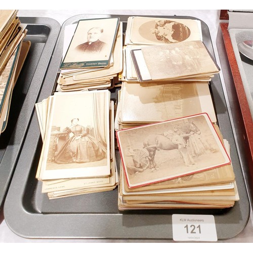 121 - A selection of antique photographs. UK shipping £14.