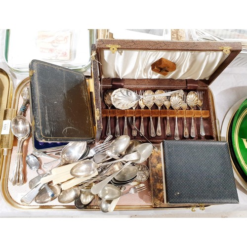 132 - A selection of cased and loose flatware. No shipping. Arrange collection or your own packer and ship... 