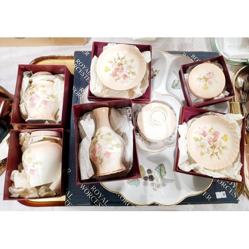 133 - A selection of Palissy boxed ceramics and a Royal Worcester 