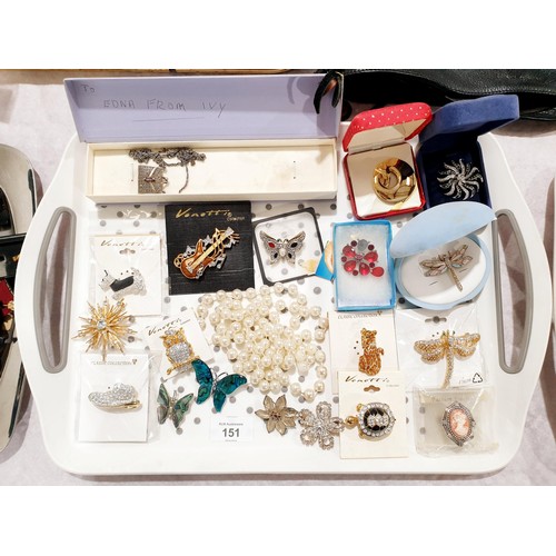 151 - A selection of new and used brooches. UK shipping £14.