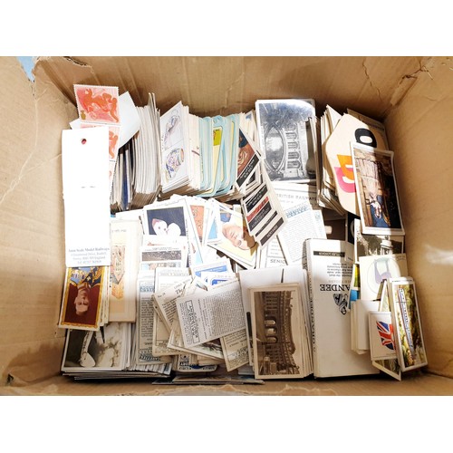 166 - Cigarette cards, football training cards and Yu-Gi-Uh trading cards. UK shipping £14.