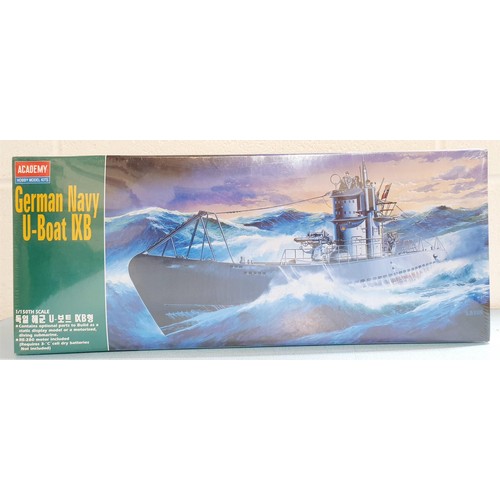 255 - A sealed Academy 1/150TH scale model of a German navy U-Boat IXB. UK shipping £14.