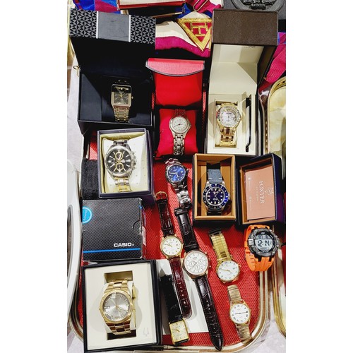 154 - A selection of gentlemen's wrist watches including Bulova. UK shipping £14.