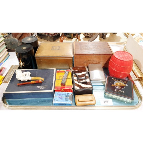 122 - A selection of tobacco related items including a vintage Maruman pocket lighter. UK shipping £14.