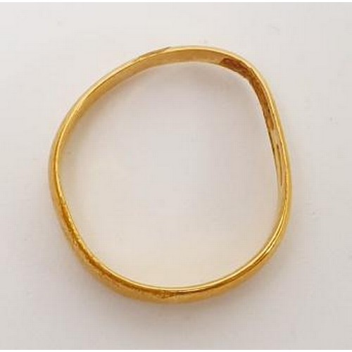 19 - A hallmarked 22ct gold wedding band, A/F, weight 3g. UK shipping £14.