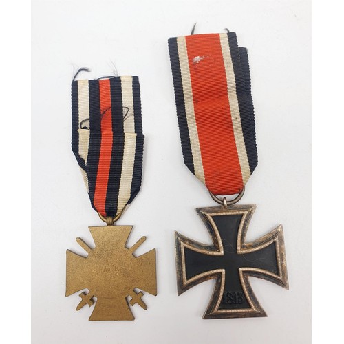 126 - A WWI German Cross of Honour with Swords, makers mark 'Ad B, L', by Adolf Baumeister, Ludensheid tog... 