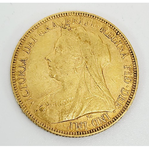 52 - Victoria: an 1893 sovereign. UK shipping £14.