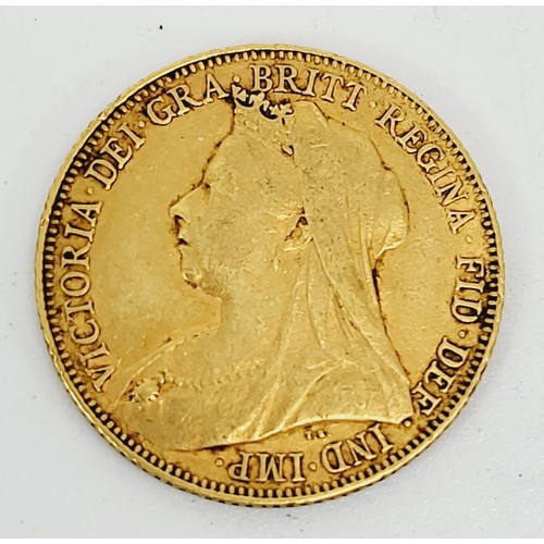 53 - Victoria: an 1899 sovereign. UK shipping £14.