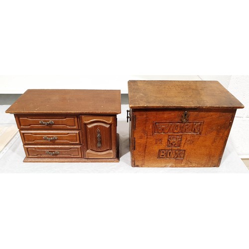 52 - An oak work box dated 1925, 21x29x19.5cm together with a jewellery box containing sewing items. UK s... 