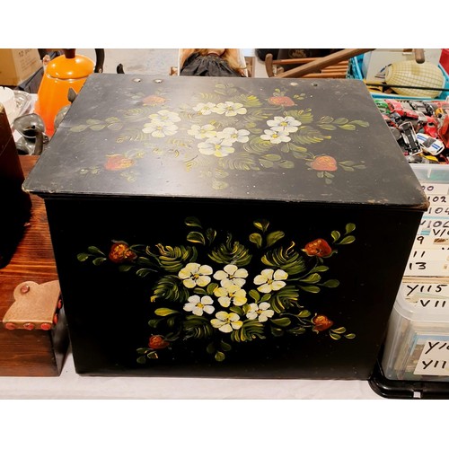 116 - A Toleware tin box, 29.5x40.5x28.5cm together with two other boxes. No shipping. Arrange collection ... 