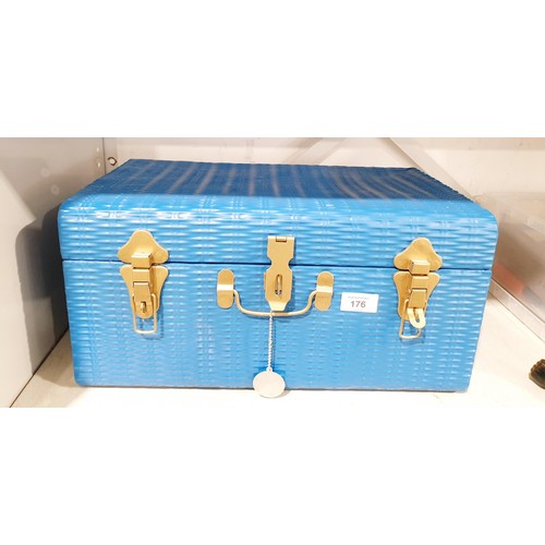 176 - A tin chest containing tools. No shipping. Arrange collection or your own packer and shipper, please... 