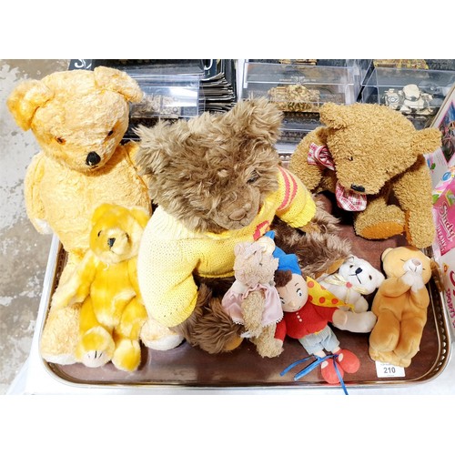 210 - A vintage articulated teddy bear, length 43cm together with other soft toys including Ty. UK shippin... 