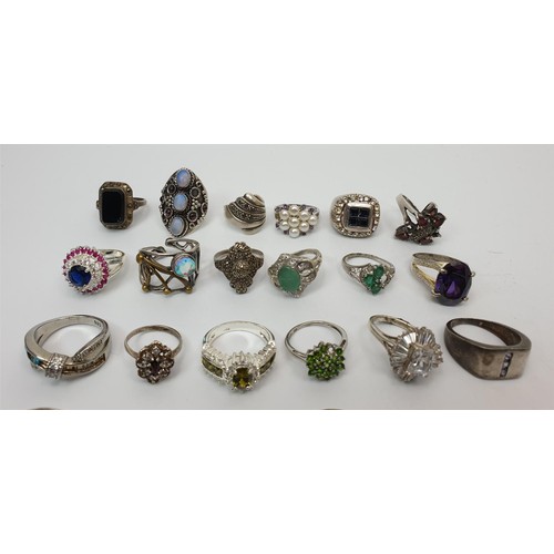 16 - A selection of silver rings, each of which is A/F, gross weight 142g. UK shipping £14.