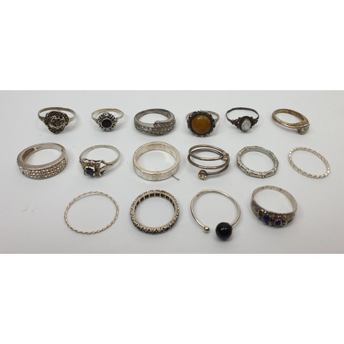 16 - A selection of silver rings, each of which is A/F, gross weight 142g. UK shipping £14.