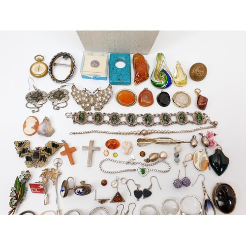 25 - A selection of costume jewellery, some A/F. UK shipping £14.