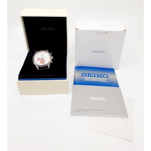 32 - A boxed Seiko 7T92-0NX0 gentleman's stainless steel quartz chronograph wrist watch. UK shipping £14.