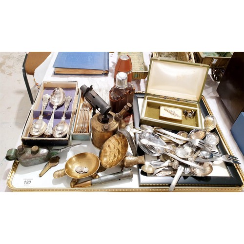 123 - A tray of metal ware and assorted. No shipping. Arrange collection or your own packer and shipper, p... 