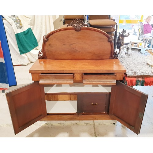 139 - A Victorian mahogany chiffoniere, with two drawers and cupboard under and internal cellaret, 120x42c... 