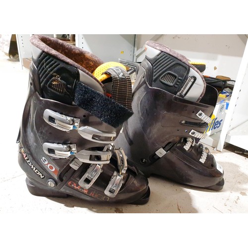 163 - A pair of Salomon Evolution 9.0 ski boots, 27.5.  UK shipping £14.