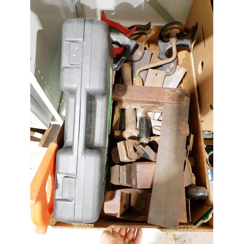 166 - A box of vintage and later tools including a set of electric sheep shearers. No shipping. Arrange co... 