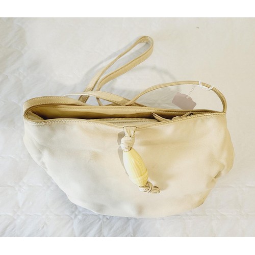 293 - A vintage Loewe handbag. UK shipping £14.