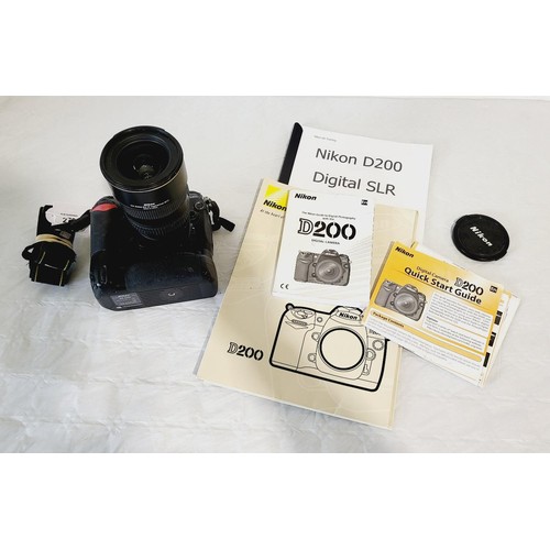 272 - A Nikon D200 camera with an AF-S Nikkor 17-55mm lens. UK shipping £14.