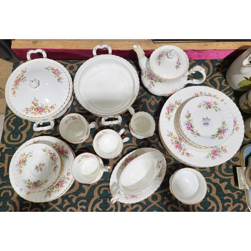 259 - A quantity of Royal Albert 