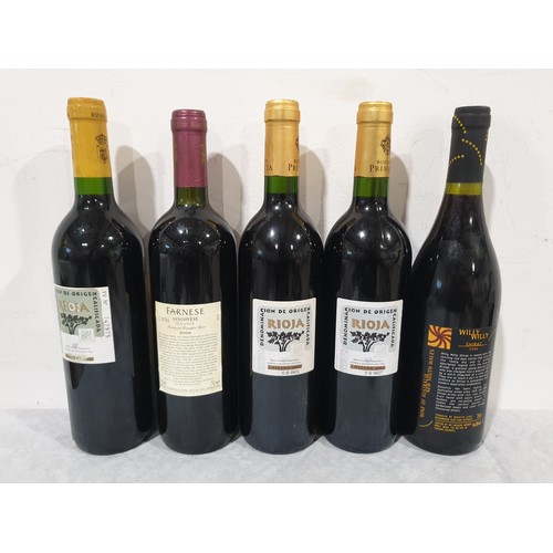 15 - 5 bottles of red wine Bodegas Primicia Rioja 2006 (x2), Farnese Sangiovese 2006, Conde Alegre Rioja ... 