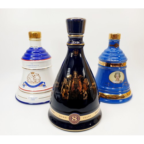 20 - Bells Old Scotch Whisky 1988 Princess Beatrice sealed decanter in presentation box, Bells Old Scotch... 