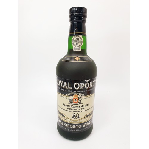 27 - A 75cl bottle of Royal Oporto Special Reserve port of 1940, bottled in 1990, in presention box. No S... 