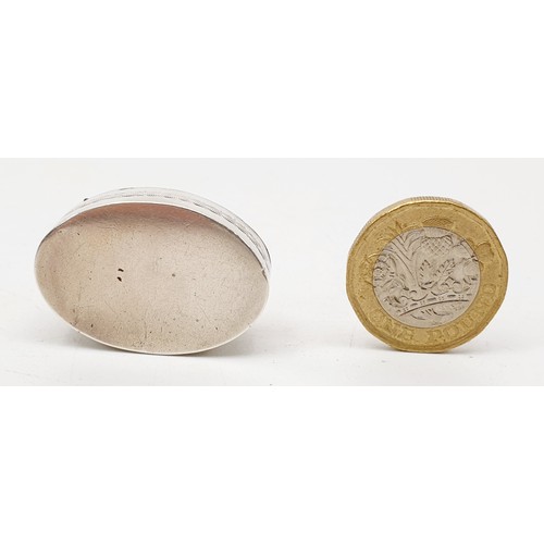 51 - A Georgian hallmarked silver patch box, length 33mm, maker Samuel Pemberton, weight 9g, Birmingham 1... 