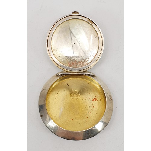 52 - A hallmarked silver compact, diameter 5cm, gross weight 32g, Birmingham 1918. UK shipping £14.