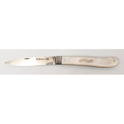 56 - A Victorian fruit knife with hallmarked silver blade and mother of pearl scales, length 14cm togethe... 