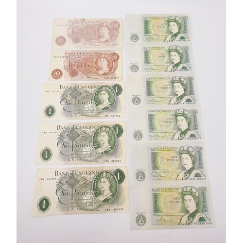 76 - A selection of British bank notes including 10 shillings and £1 notes. UK shipping £14.