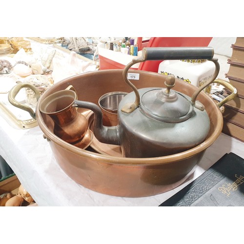 173 - A large antique copper cooking pot, diameter 43cm together with other copperware. No shipping. Arran... 