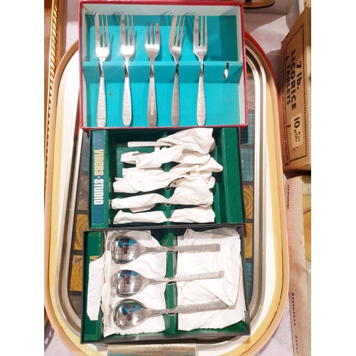 184 - Vintage boxed Harvard and Viner's Studio flatware. UK shipping £14.