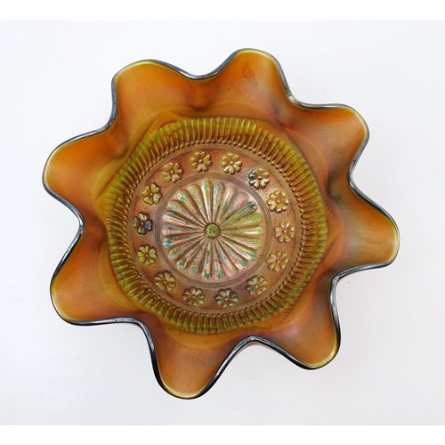 316A - A Northwood green carnival glass dish, diameter 20cm. No shipping. Arrange collection or your own pa... 